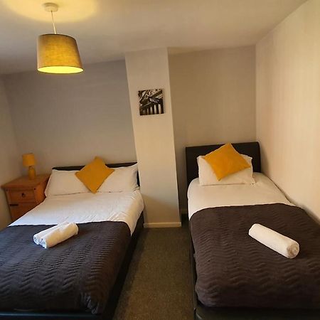 Contractors, City Centre, Parking, 3 Double Rooms, Netflix, Cosy! Coventry Ngoại thất bức ảnh