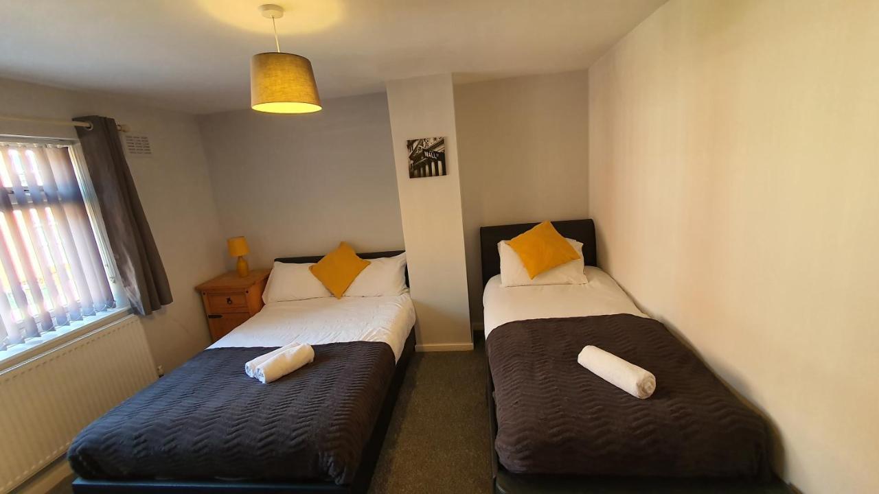 Contractors, City Centre, Parking, 3 Double Rooms, Netflix, Cosy! Coventry Ngoại thất bức ảnh